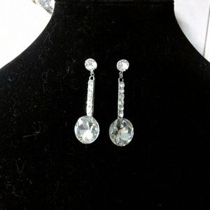 Long Clear Rhinestones earrings